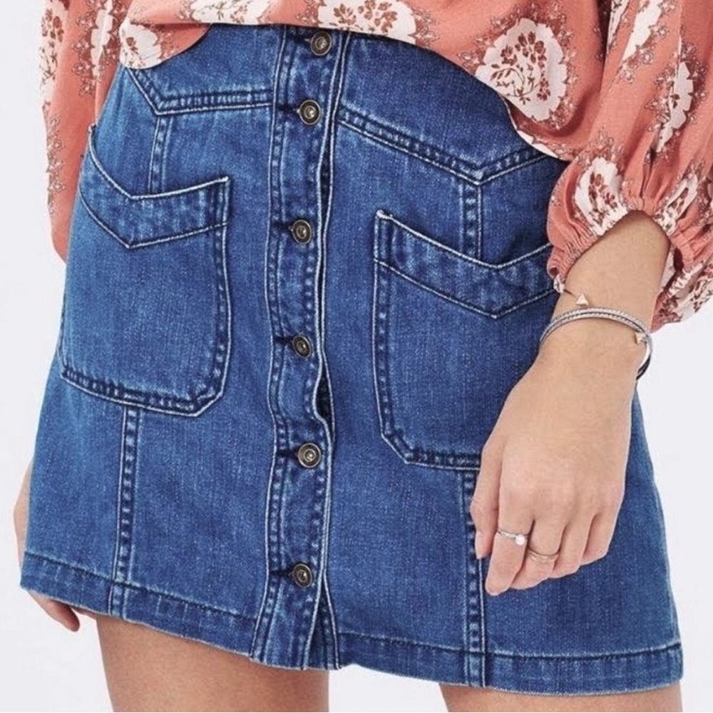 Free People Denim Skirt “Come a Little Closer” Size 6 gently owned